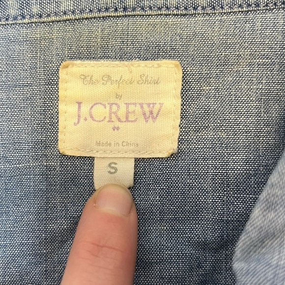 J.Crew Chambray Button Down Denim Shirt Sz S - Picture 3 of 7